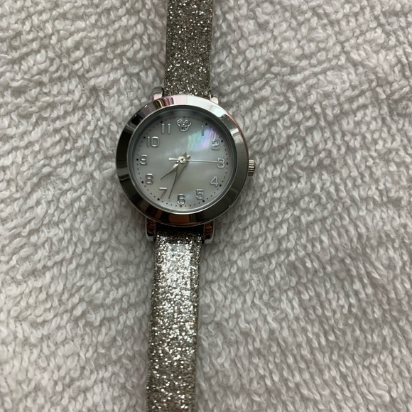 CUTE DISNEY SPARKLY WATCH WORN TWICE LIKE NEW CONDITION battery must be replaced - Picture 15 of 15